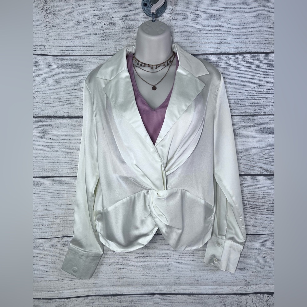 Boutique Brand Twist Front Blazer Style Blouse Off White Medium 💗
